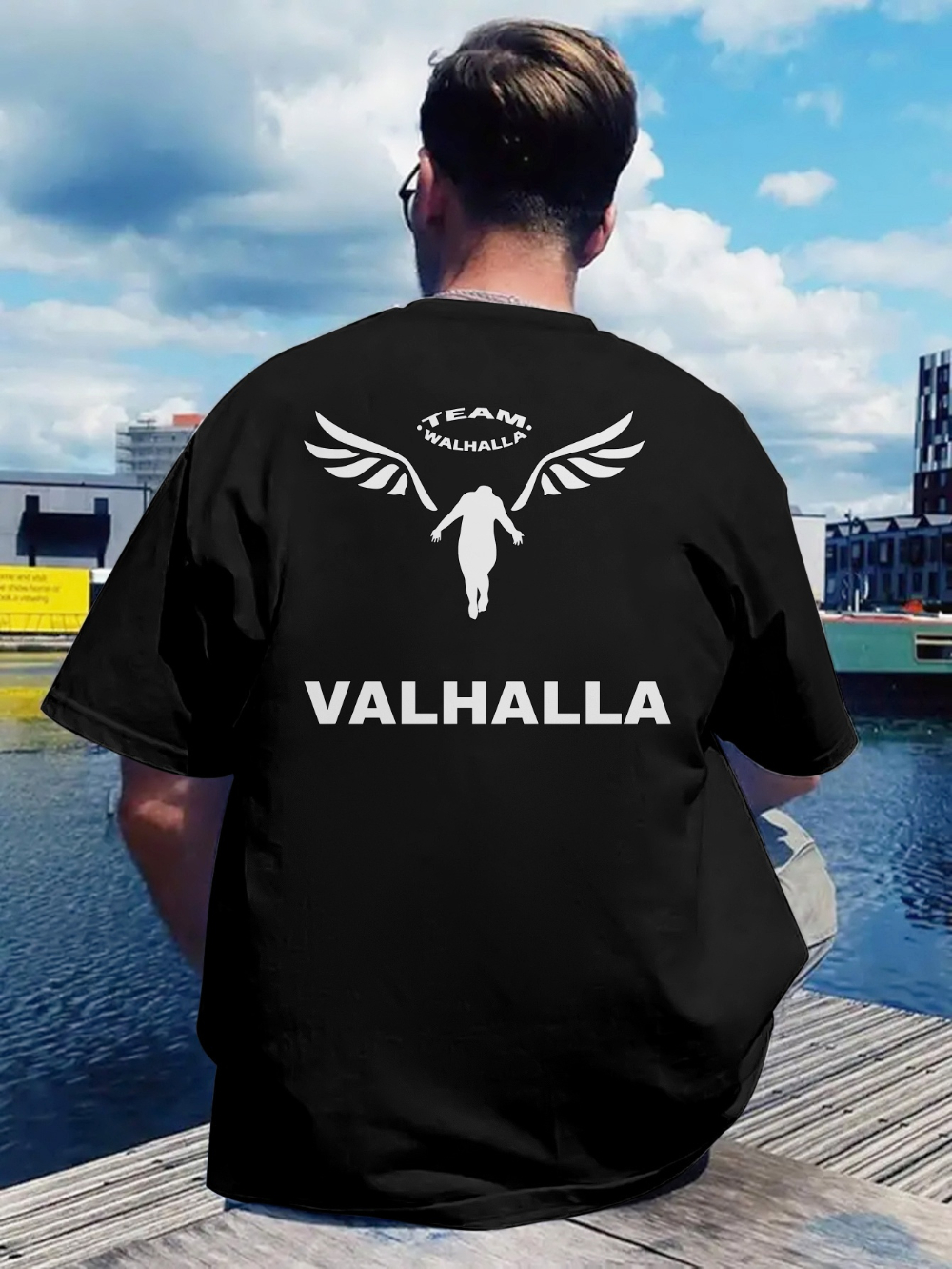 A Printed T-shirt with A Retro - Summer Clothing Must Haves avis et prix